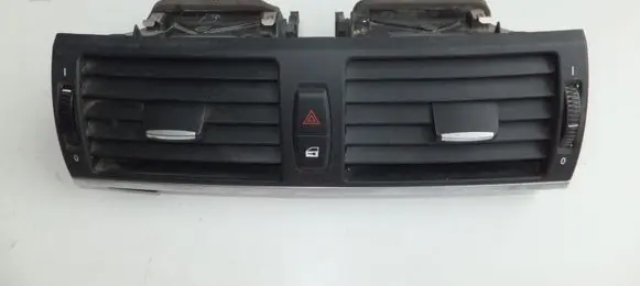 BMW X5 E70 Dash center air vent grill 7161802 7161801 6958654