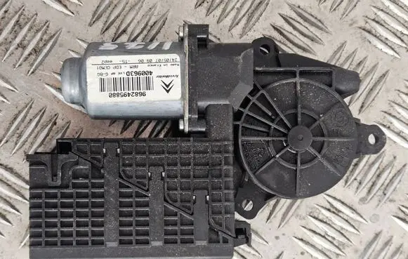 Citroen C4 I Picasso Front door window regulator motor 9682495880 400963D