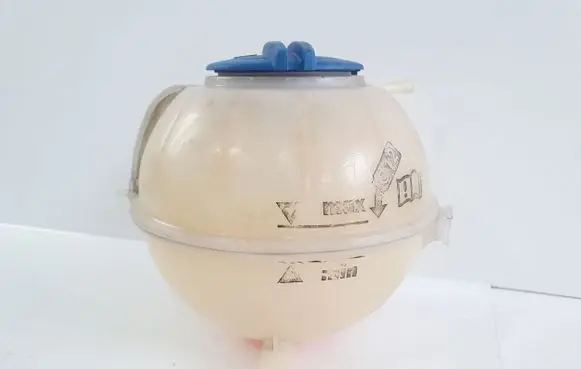 Volkswagen Polo V 6R Coolant expansion tank/reservoir 6Q0121407B 3B0121321