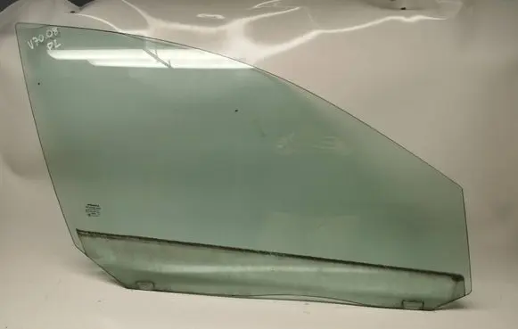 Volvo V70 Front door window glass four-door 43R001106 000186