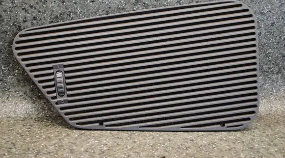 BMW 5 E34 Dash center air vent grill 64221384066