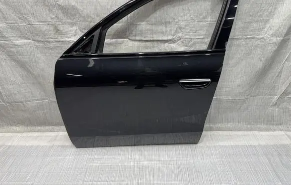 Maserati Grecale Front door 