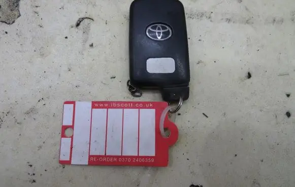 Toyota RAV 4 (XA40) Ignition key/card GMAUTO4574097