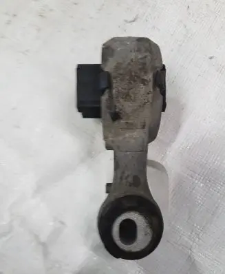 Nissan X-Trail T31 Engine mount bracket 11350
