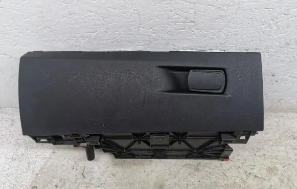 BMW 2 F46 Glove box set 9318644