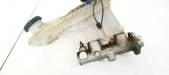 Brake fluid reservoir