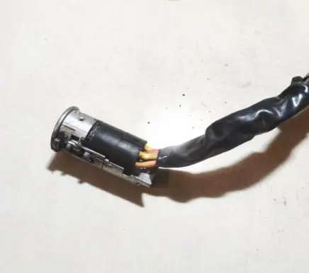 Renault Laguna I Ignition lock contact 8456221 225f1496