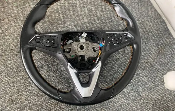 Opel Crossland X Steering wheel