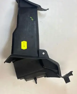 BMW 1 E82 E88 Other engine bay part 15677210 6925977