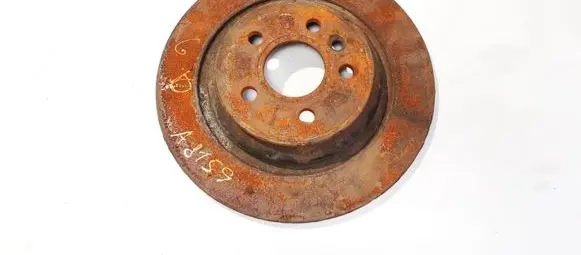 Volvo V70 Rear brake disc neventiliuojamas