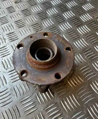 Audi A6 S6 C6 4F Rear wheel hub