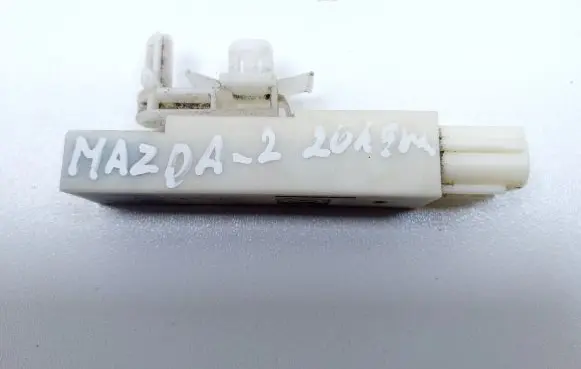 Mazda 2 Aerial antenna amplifier KD47676NXA