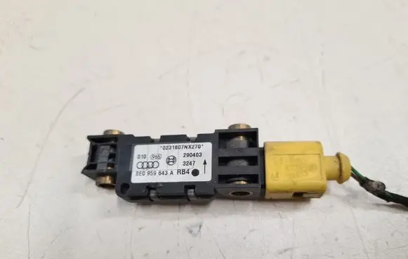 Audi A6 S6 C5 4B Airbag deployment crash/impact sensor 8E0959643A 290403