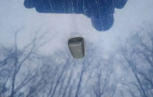 Windshield washer spray nozzle