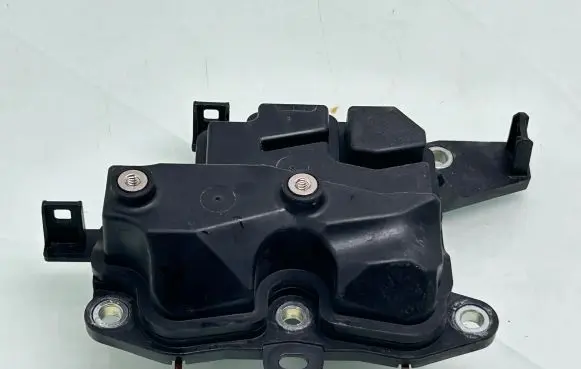 Toyota RAV 4 (XA50) Oil breather separator 1221125010 PA66GF35