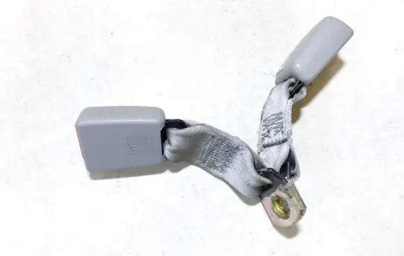 Chevrolet Venture Middle seatbelt buckle (rear) 