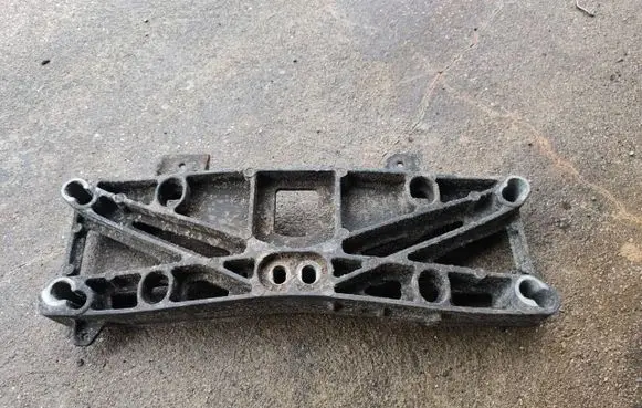 Chrysler 300 - 300C Gearbox mounting bracket 04578055AD
