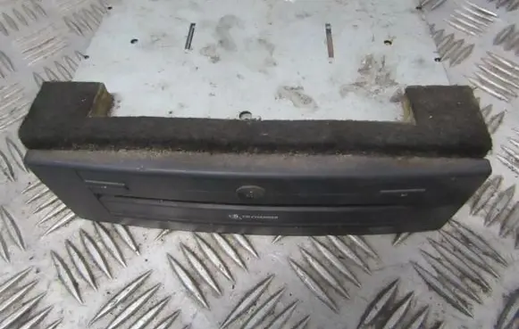 Renault Laguna II CD/DVD changer 8200071208 020385
