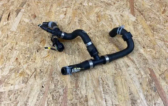Volvo XC60 Engine coolant pipe/hose 32138615