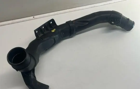 Volkswagen PASSAT B6 Intercooler hose/pipe 5N0145840D