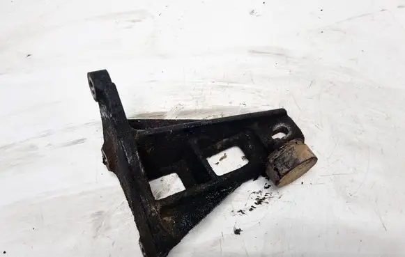 Suzuki Grand Vitara II Engine mounting bracket 