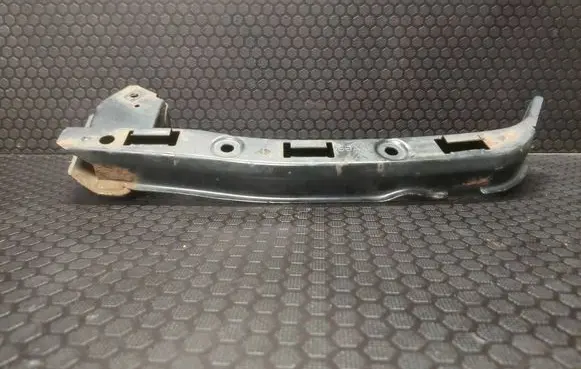 Honda CR-V Headlight/headlamp mounting bracket S9AXL