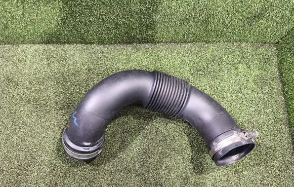 Opel Vivaro Air intake duct part 1105223S01