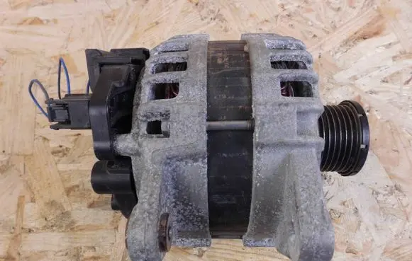 Nissan X-Trail T32 Generator/alternator 231004BE0A 231004BE0AE F000BL0841