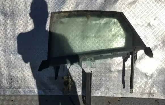 Audi A6 S6 C6 4F Rear door window/glass frame 