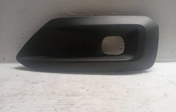 Volvo XC40 Front fog light trim/grill 31449344