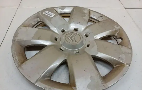 Citroen Berlingo R15 wheel hub/cap/trim 9681762280