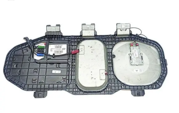 Mercedes-Benz R W251 Aerial antenna amplifier A2518202475 28026112 06T049