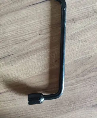 Peugeot 3008 I Wheel nut wrench 