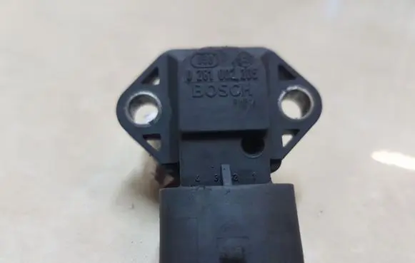 Chrysler Voyager Air pressure sensor 0281002205