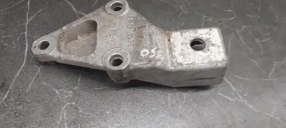 Citroen Berlingo Engine mounting bracket 9645967880