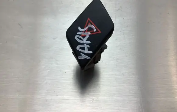 Toyota Yaris Hazard light switch 843320D020 1578