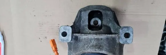 Audi Q5 SQ5 Engine mount bracket 8R0199381