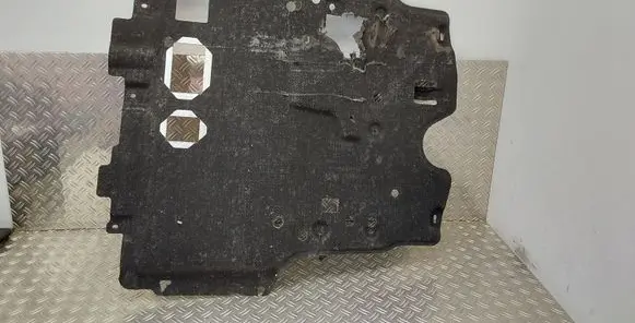 Citroen C4 III e-C4 Engine splash shield/under tray 9824226480