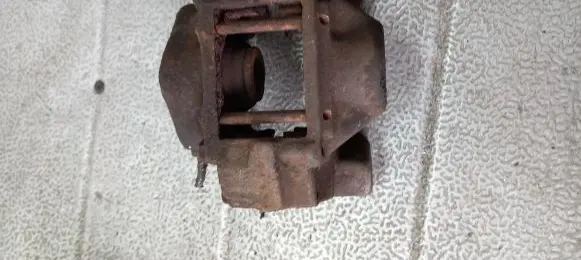 Opel Vectra B Rear brake caliper