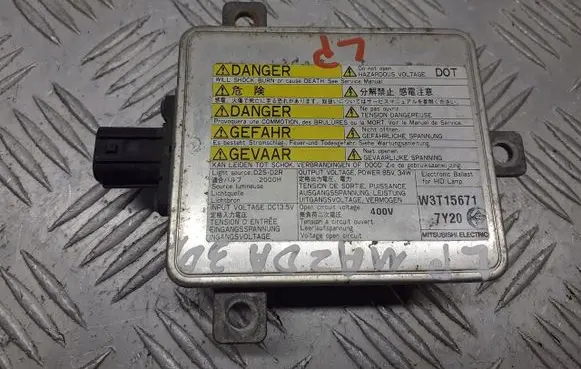 Mazda 3 I Voltage converter/converter module W3T15671
