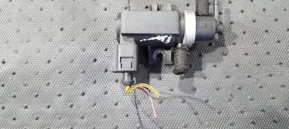 Volkswagen Touareg I Turbo solenoid valve 1J0906627 7.22903.20
