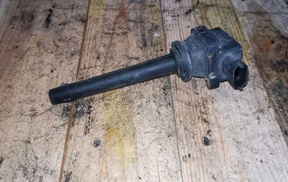 Nissan Micra High voltage ignition coil 0221504017