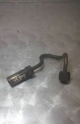 Fuel injector supply line/pipe