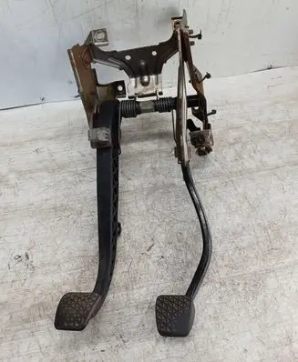 Opel Meriva A Pedal assembly 