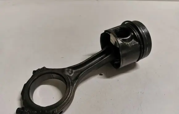 Audi A8 S8 D3 4E Piston with connecting rod 057A