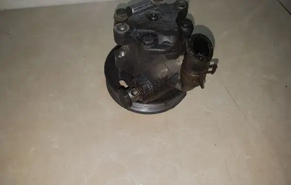 Volkswagen Caddy Power steering pump
