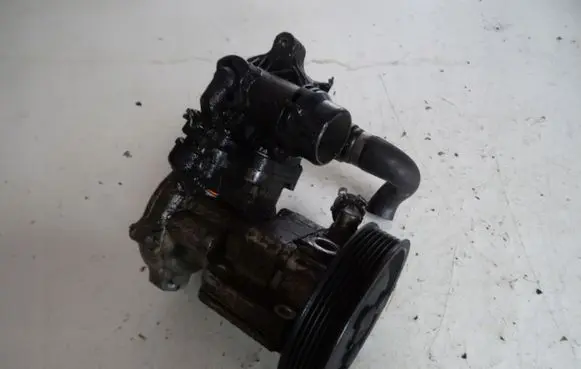 BMW 3 E90 E91 Power steering pump mounting bracket 