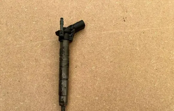 Volvo V70 Fuel injector 0986435 191019