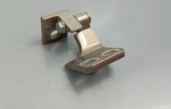 Fiat 500X Rear door lower hinge