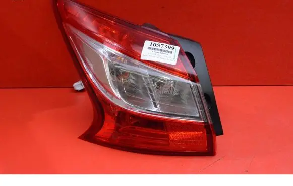 Nissan Pulsar Rear/tail lights 22018066